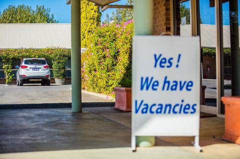Country Roads Motor Inn Naracoorte - Accommodation Whitsundays 22