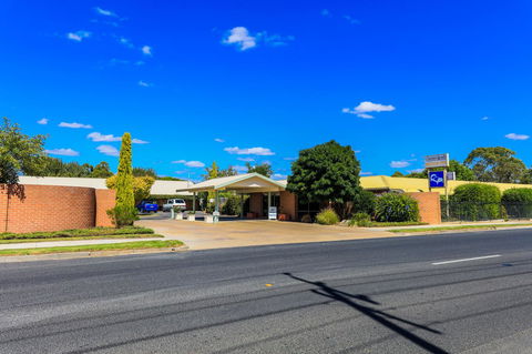Country Roads Motor Inn Naracoorte - Accommodation Whitsundays 11