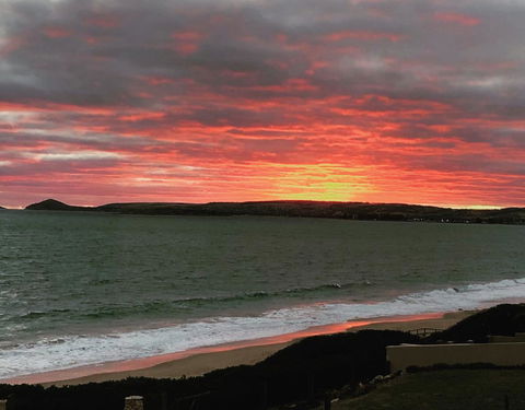Southern Sands\' Beachfront Apartment - Accommodation Whitsundays 20