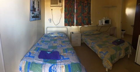 A1Cabins - Accommodation Whitsundays 4
