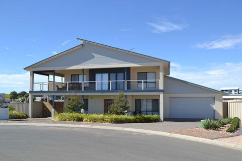 Gizmos Retreat - Accommodation Whitsundays 0
