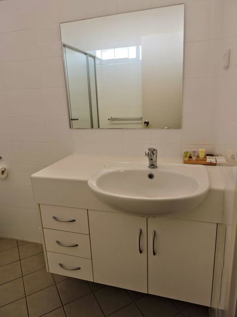 Highway One Motel - Accommodation Whitsundays 20