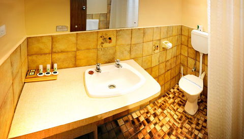 Highway One Motel - Accommodation Whitsundays 34