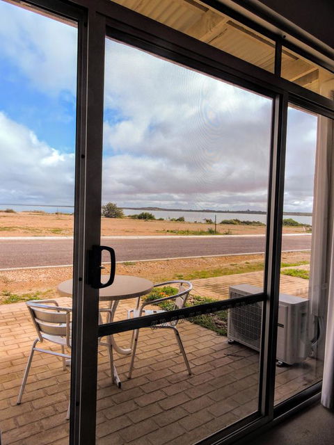 Highway One Motel - Accommodation Whitsundays 12