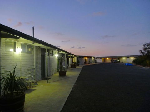 Highway One Motel - Accommodation Whitsundays 32