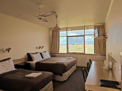 Highway One Motel - Accommodation Whitsundays 29