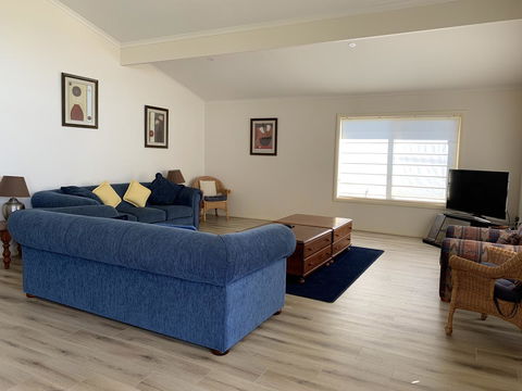 Emu Bay Lodge - Accommodation Whitsundays 6