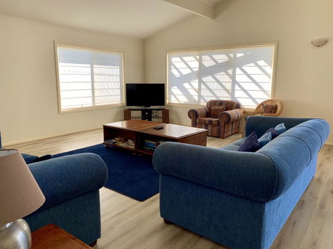 Emu Bay Lodge - Accommodation Whitsundays 5