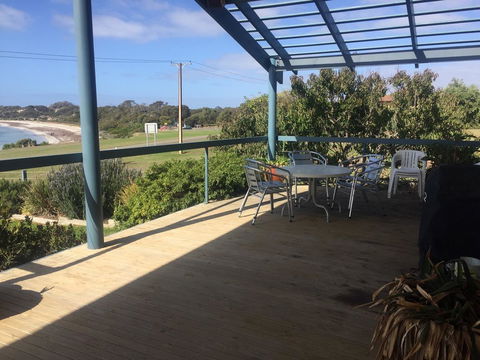 Emu Bay Lodge - Accommodation Whitsundays 2