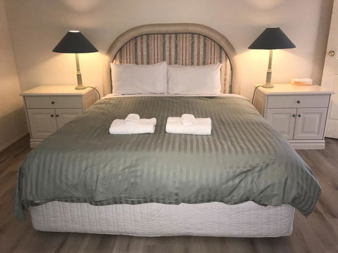 Emu Bay Lodge - Accommodation Whitsundays 10