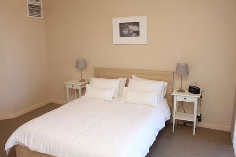 The Lighthouse - Beachfront Accommodation - Accommodation Whitsundays 6