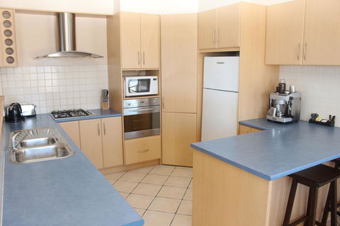 The Lighthouse - Beachfront Accommodation - Accommodation Whitsundays 7