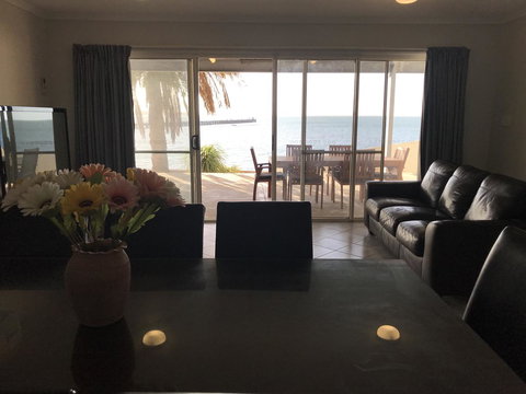 Beachside & Jetty View Apartment 6 - Captain\'s Apt - Accommodation Whitsundays 31
