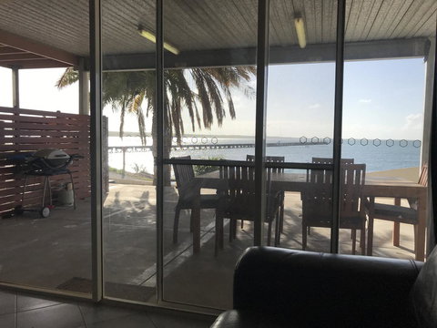 Beachside & Jetty View Apartment 6 - Captain\'s Apt - Accommodation Whitsundays 36