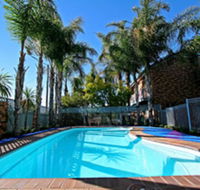 Cattlemans Country Motor Inn  Serviced Apartments - Accommodation Whitsundays