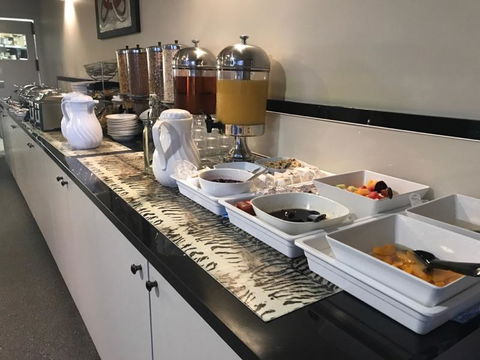 Cattlemans Country Motor Inn & Serviced Apartments - Accommodation Whitsundays 4