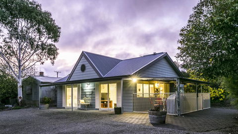 One Tree Bed And Breakfast - Accommodation Whitsundays 0