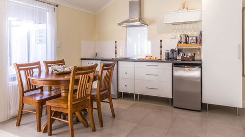 One Tree Bed And Breakfast - Accommodation Whitsundays 18