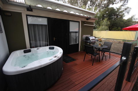 One Tree Bed And Breakfast - Accommodation Whitsundays 13