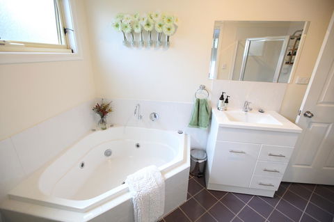 One Tree Bed And Breakfast - Accommodation Whitsundays 10