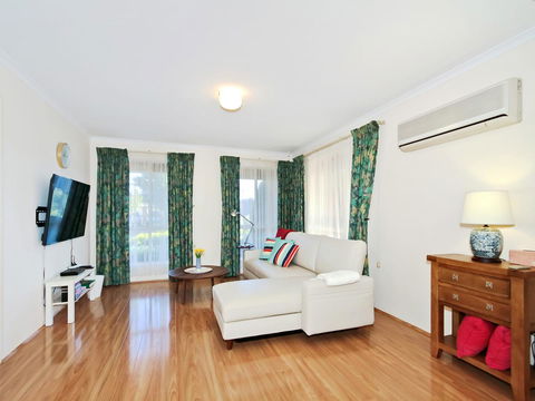Moana Magic - C21 SouthCoast Holidays - Accommodation Whitsundays 5