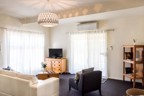 20 Hill Avenue Bed & Breakfast - Accommodation Whitsundays 26