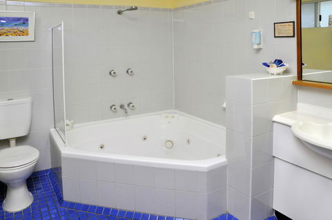 Aston Motel Yamba - Accommodation Whitsundays 8