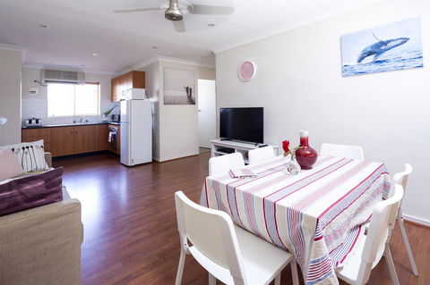 Aurora Holiday Apartment @West Beach - Accommodation Whitsundays 0