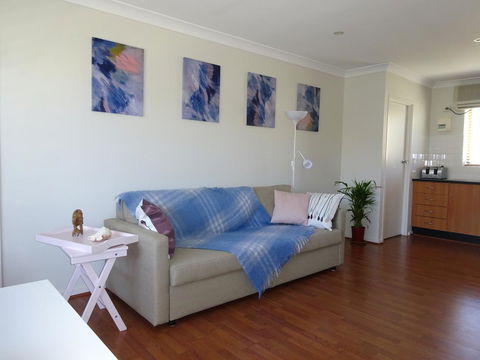 Aurora Holiday Apartment @West Beach - Accommodation Whitsundays 2