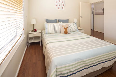Aurora Holiday Apartment @West Beach - Accommodation Whitsundays 6