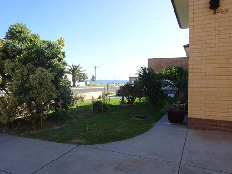 Aurora Holiday Apartment @West Beach - Accommodation Whitsundays 32