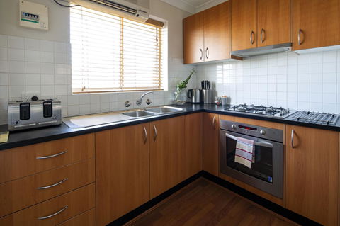 Aurora Holiday Apartment @West Beach - Accommodation Whitsundays 20
