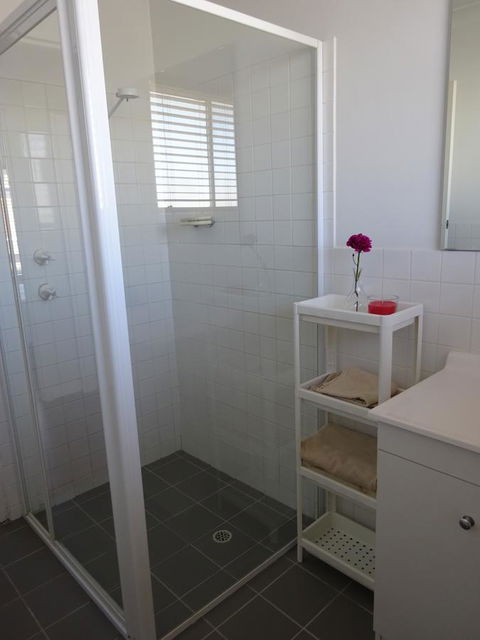 Aurora Holiday Apartment @West Beach - Accommodation Whitsundays 21