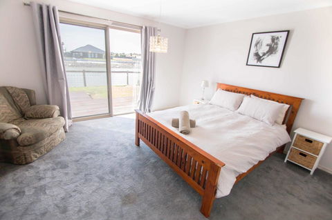 Waterfront On Jefferson, At Wellington Marina, SA - Accommodation Whitsundays 9