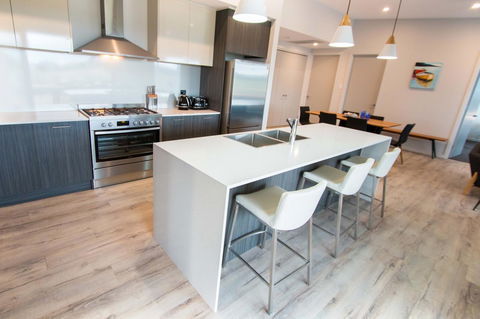 Wellington Lake Retreat - Accommodation Whitsundays 2