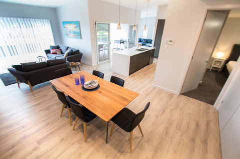 Wellington Lake Retreat - Accommodation Whitsundays 0