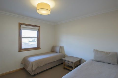 Flinders Bush Retreats - Accommodation Whitsundays 16