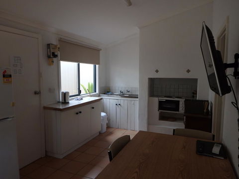 Lazy Lobster Holiday Units & Chalets - Accommodation Whitsundays 16