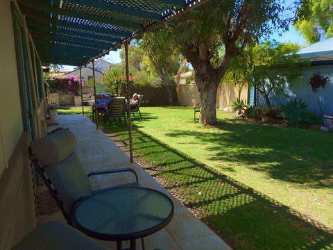 Lazy Lobster Holiday Units & Chalets - Accommodation Whitsundays 30