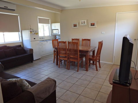 Lazy Lobster Holiday Units & Chalets - Accommodation Whitsundays 23