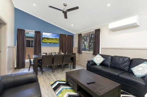 Armidale Tourist Park - Accommodation Whitsundays 0