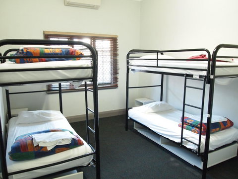 The Emperors Crown Hostel - Accommodation Whitsundays 21