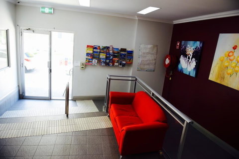 The Emperors Crown Hostel - Accommodation Whitsundays 19