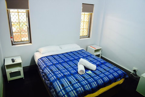 The Emperors Crown Hostel - Accommodation Whitsundays 13