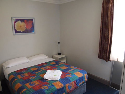 The Emperors Crown Hostel - Accommodation Whitsundays 40