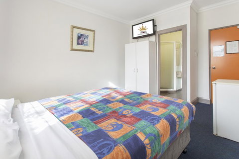 The Emperors Crown Hostel - Accommodation Whitsundays 23