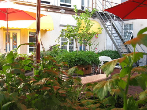 European Hotel - Accommodation Whitsundays 9