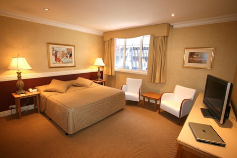 European Hotel - Accommodation Whitsundays 2
