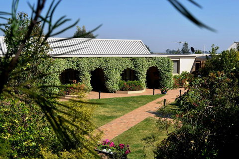 Grapevines Boutique Accommodation - Accommodation Whitsundays 8