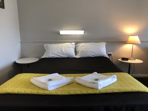 Dog Rock Motel - Accommodation Whitsundays 22